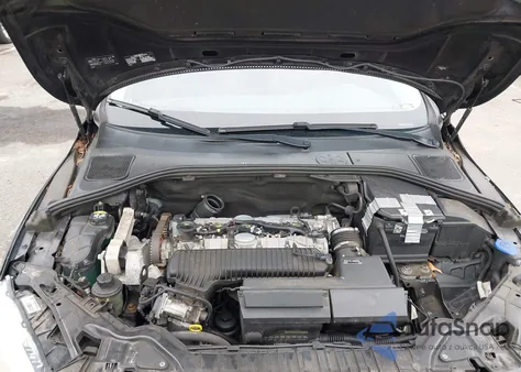 2016 Volvo V60 Cross Country Premier z USA, uszkodzony, nr VIN YV4612HKXG1018094